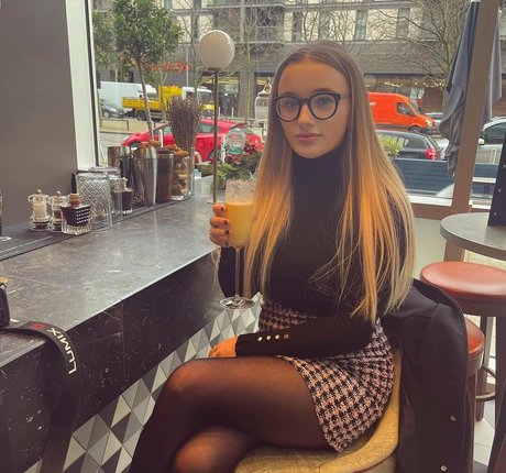 Olivia Robertson perfect pornstar image