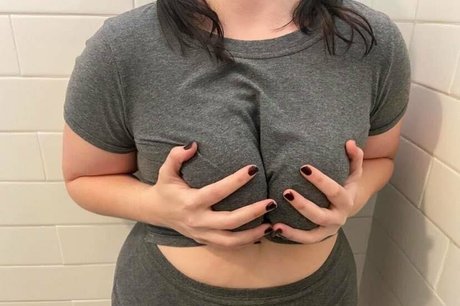 mildmotha sexy model gallery