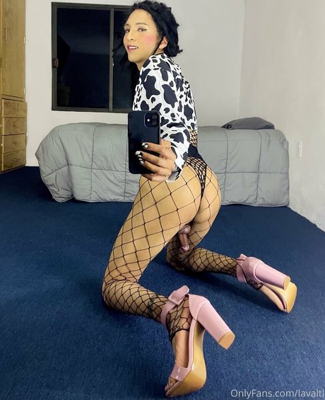 Lavaltl exclusive star photos