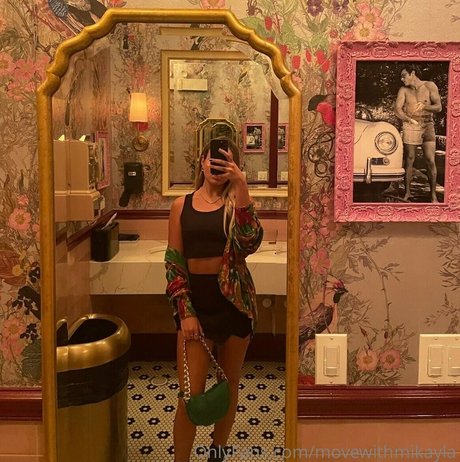 movewithmikayla perfect star picture