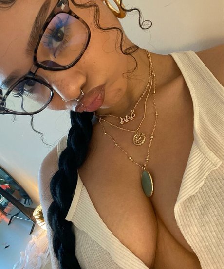 Oirpacid model exclusive pic