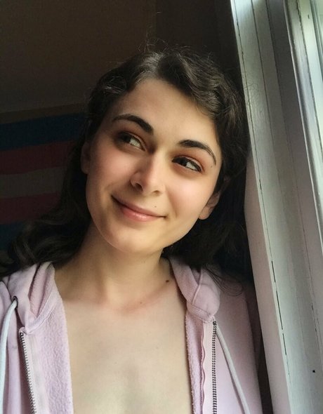 jellygravefree porn model pic