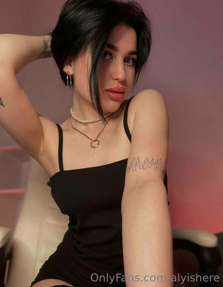 alyishere star erotic photos