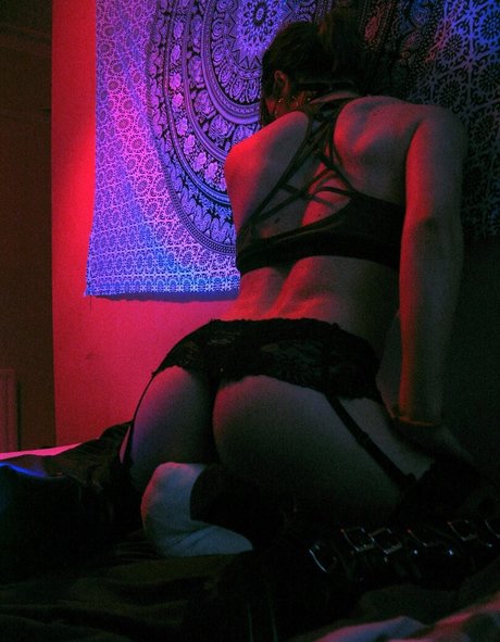 ashsleeper pornographic model archive