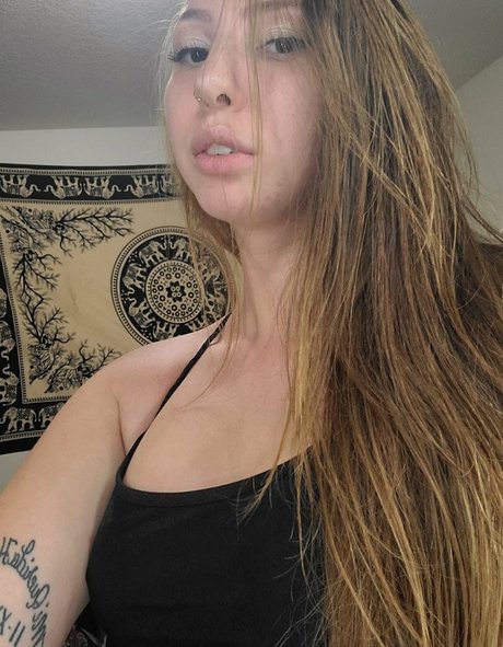 PiperMaePeach naked pornstar galleries