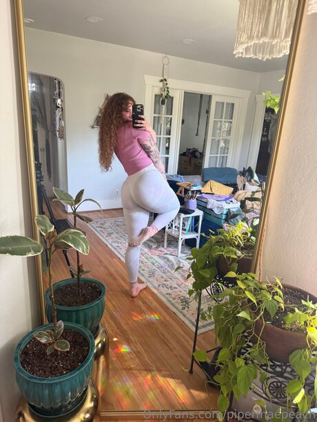 PiperMaePeach beautiful model photo