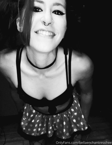 bellaenchantressfree hot pornstar pic