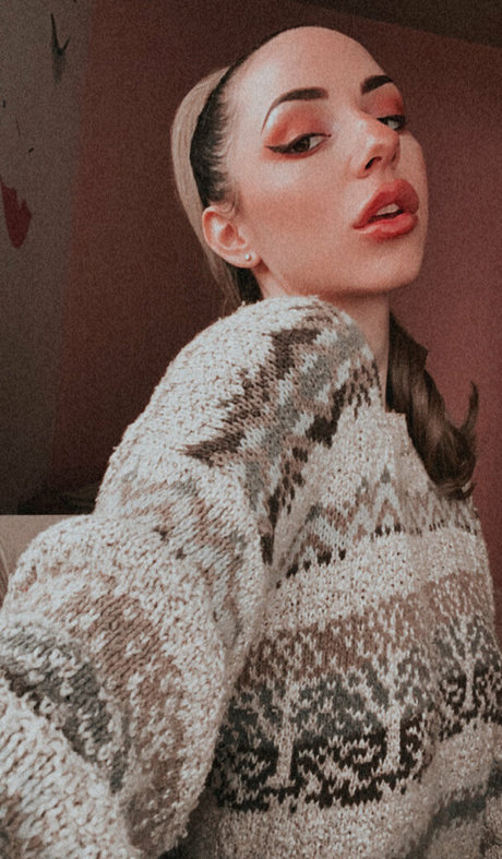 mamafiona1 model art gallery