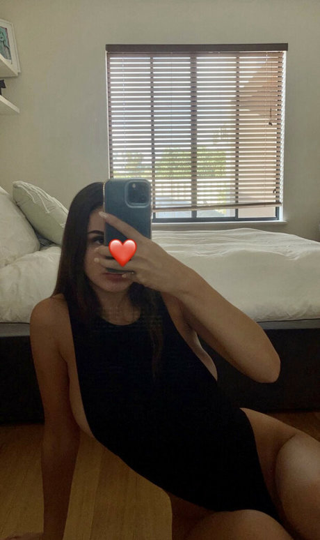 Indienna hd pornstar photo