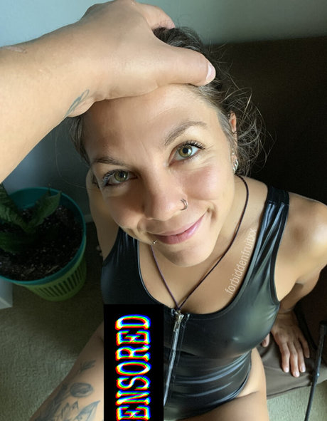 Forbiddenfruitxx pornstar hd pics