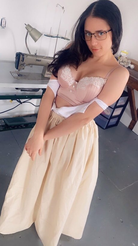 Sexy Saffron star xxx photos