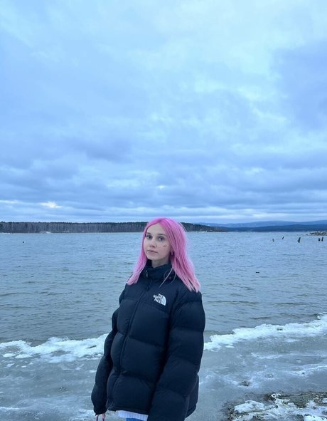 Kareyka pretty model image