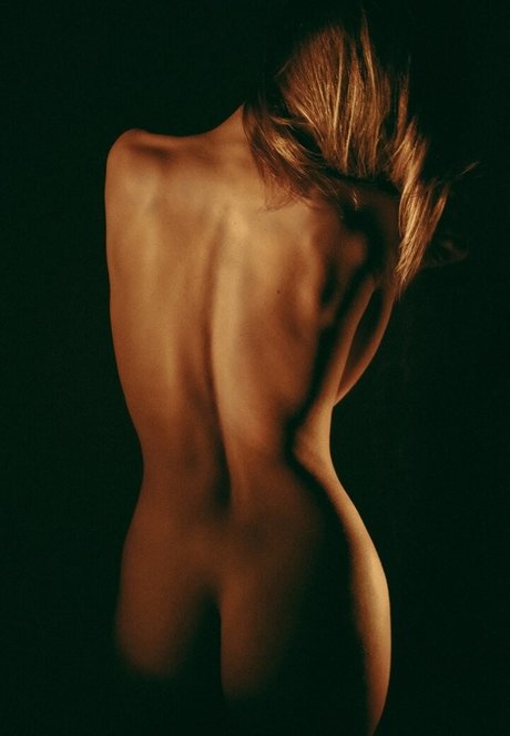 Ssonyashnyk model nudes image