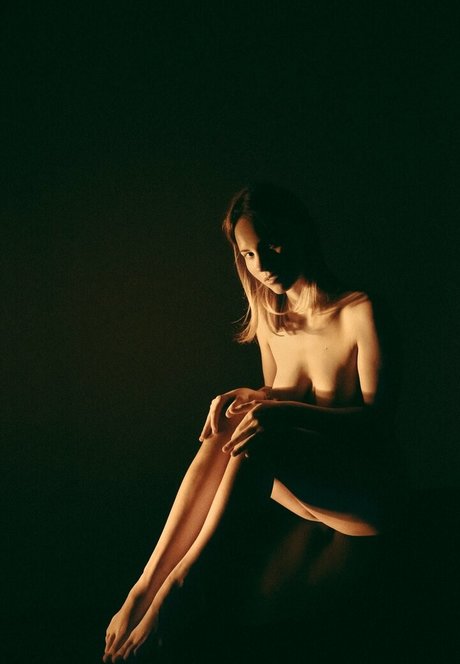 Ssonyashnyk free model pics