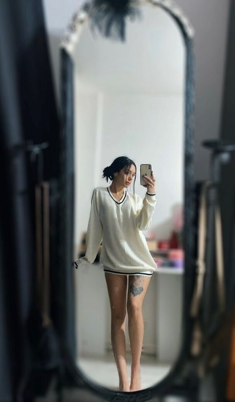 aysgencc model nude img