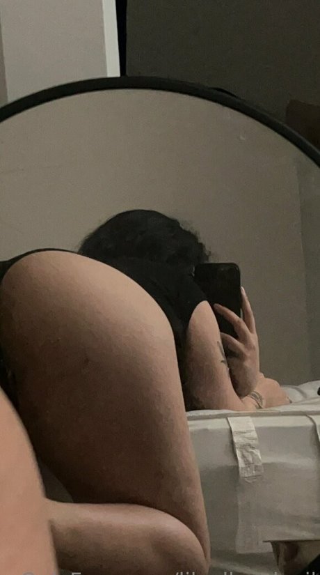 Lilyellowdevil erotic actress image