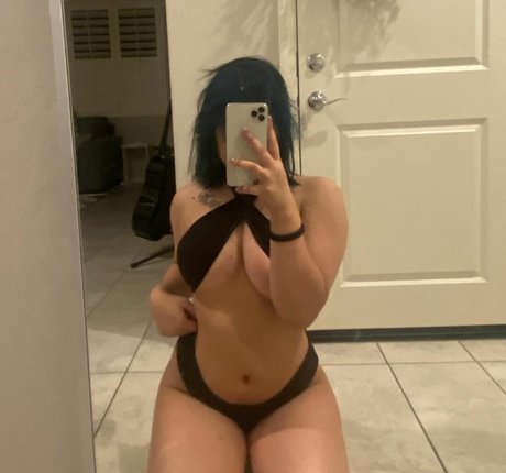 Lilyellowdevil star porn photo