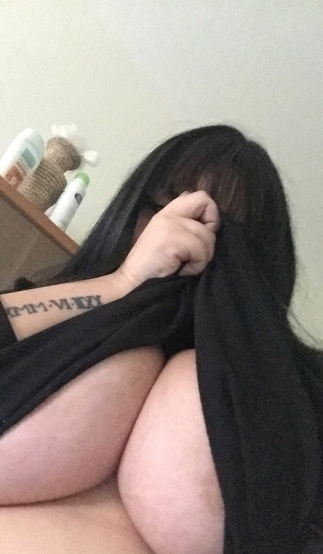 Raxien model nudes img