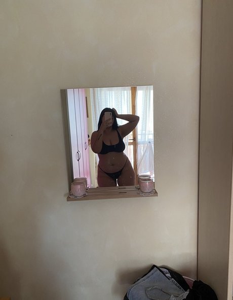 Raxien sexy actress pictures