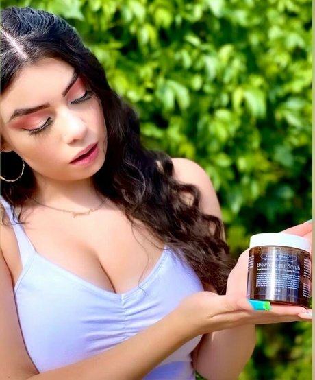 Lilbittyliv exclusive pornstar pics