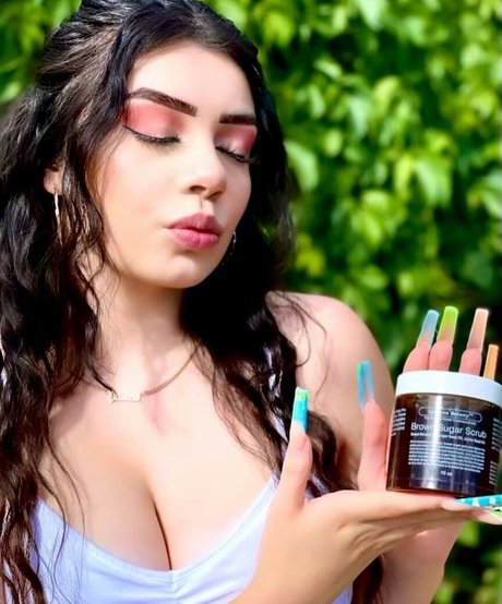 Lilbittyliv beautiful pornstar gallery