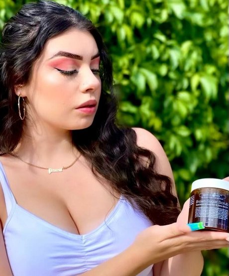 Lilbittyliv star nude pic