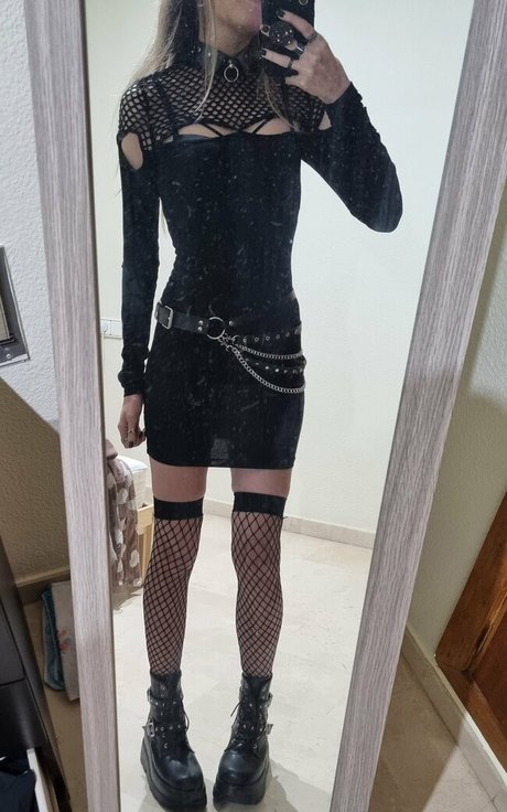 Chio Uyuni exclusive star pic