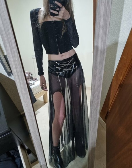 Chio Uyuni perfect actress images