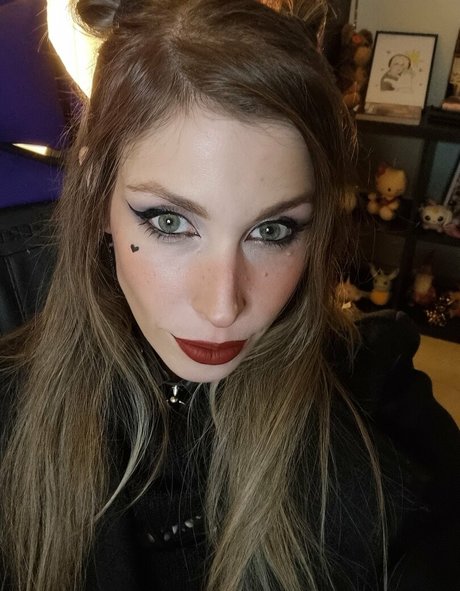 Chio Uyuni model hot img