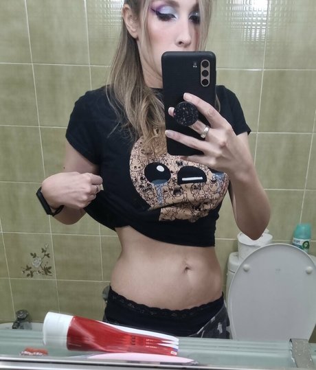 Chio Uyuni sex model gallery