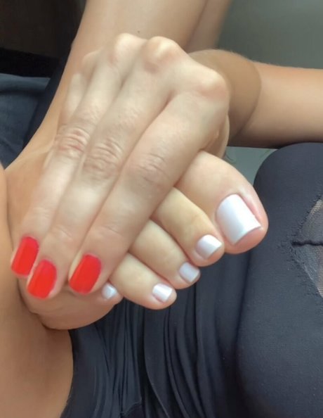 Caliupe feet star hot pictures