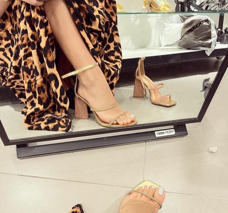 Caliupe feet sexy pornstar picture