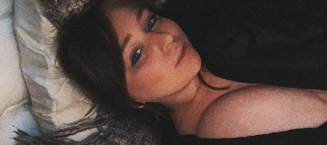 Emaliehall sexy star archive