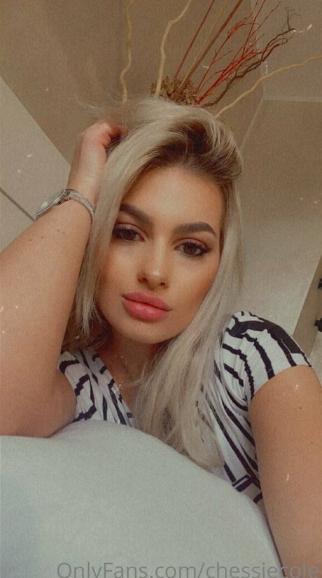 chessiecole sex model pics