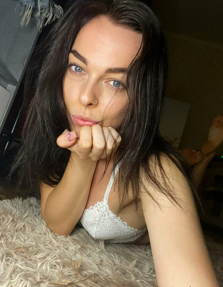 ur private dancer model perfect pic