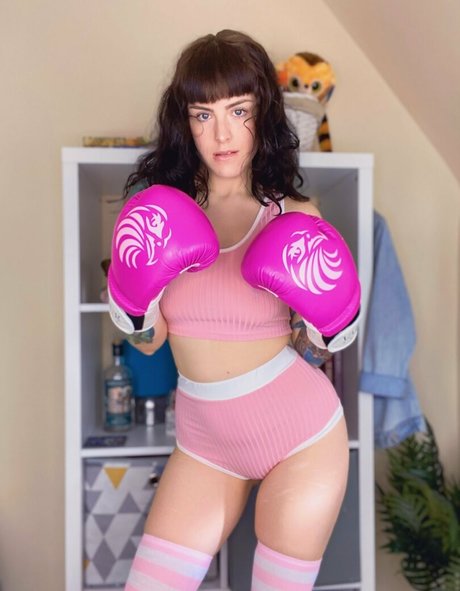 mollydarling pretty actress img