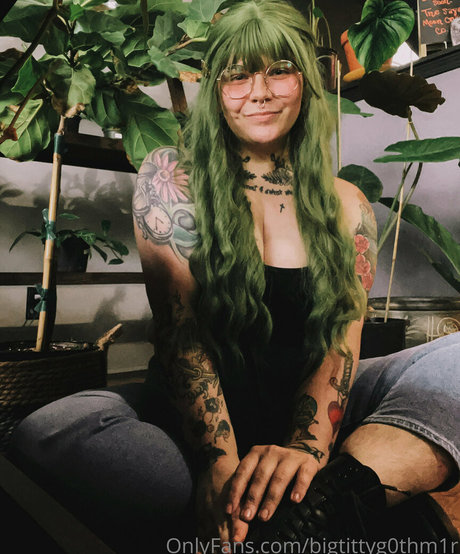 bigtittyg0thm1r pornstar nudes archive