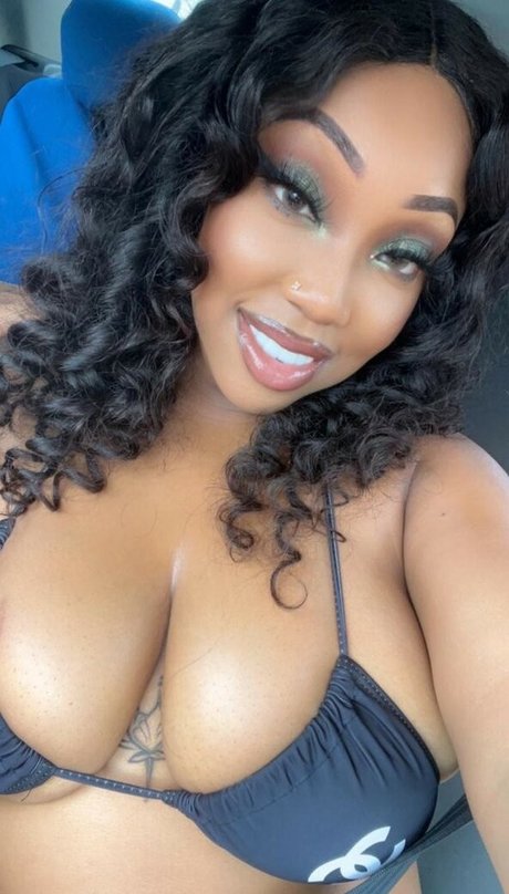 Amilli Monroe nice star photos