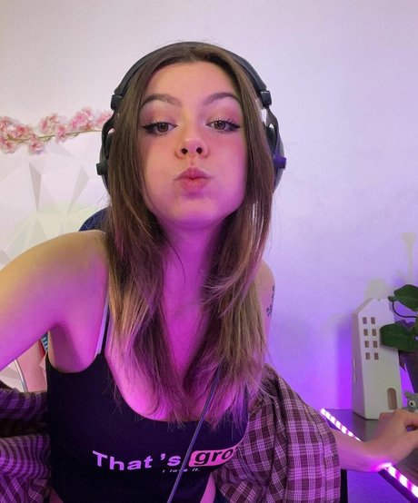 Sophia Does Random Stuff pornstar nudes picture