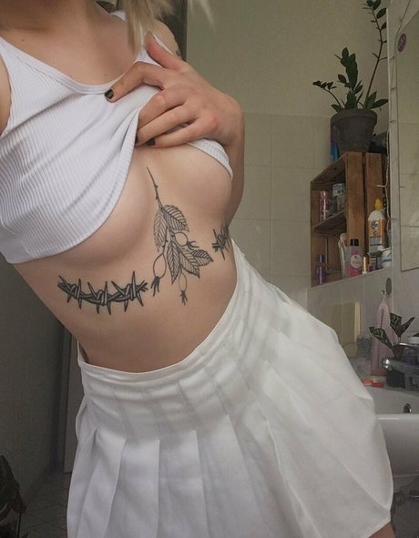 Sophia Does Random Stuff model porn image