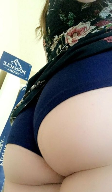 Candicoatedsarcasm pornstar erotic photos