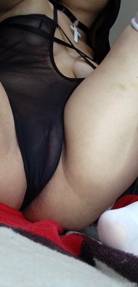 strift ang3la nude model photo