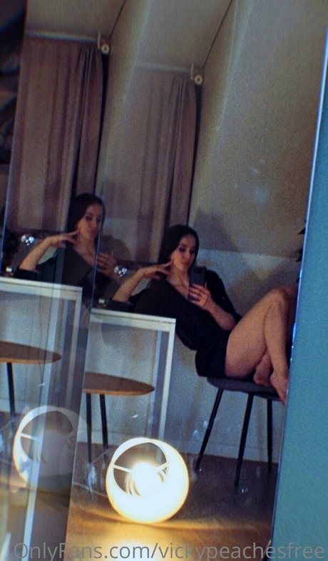 vickypeachesfree model exclusive pics