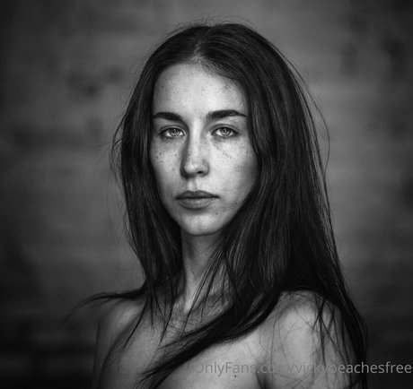 vickypeachesfree xxx actress pic