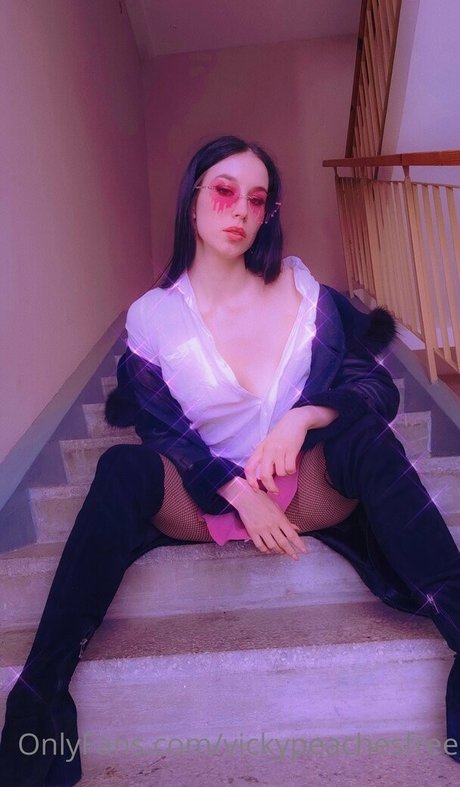 vickypeachesfree nudes star photos