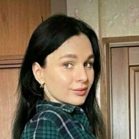 latex ebony model perfect pictures