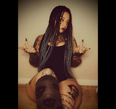 babyblu3666 porn actress image