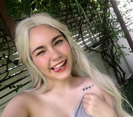 isabellefree model nice pictures