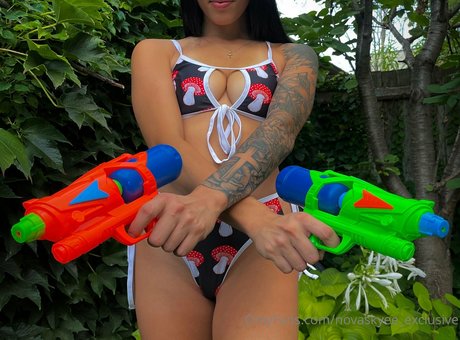novaskyee exclusive sexy star pics