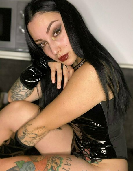 thornesharlotte best model archive